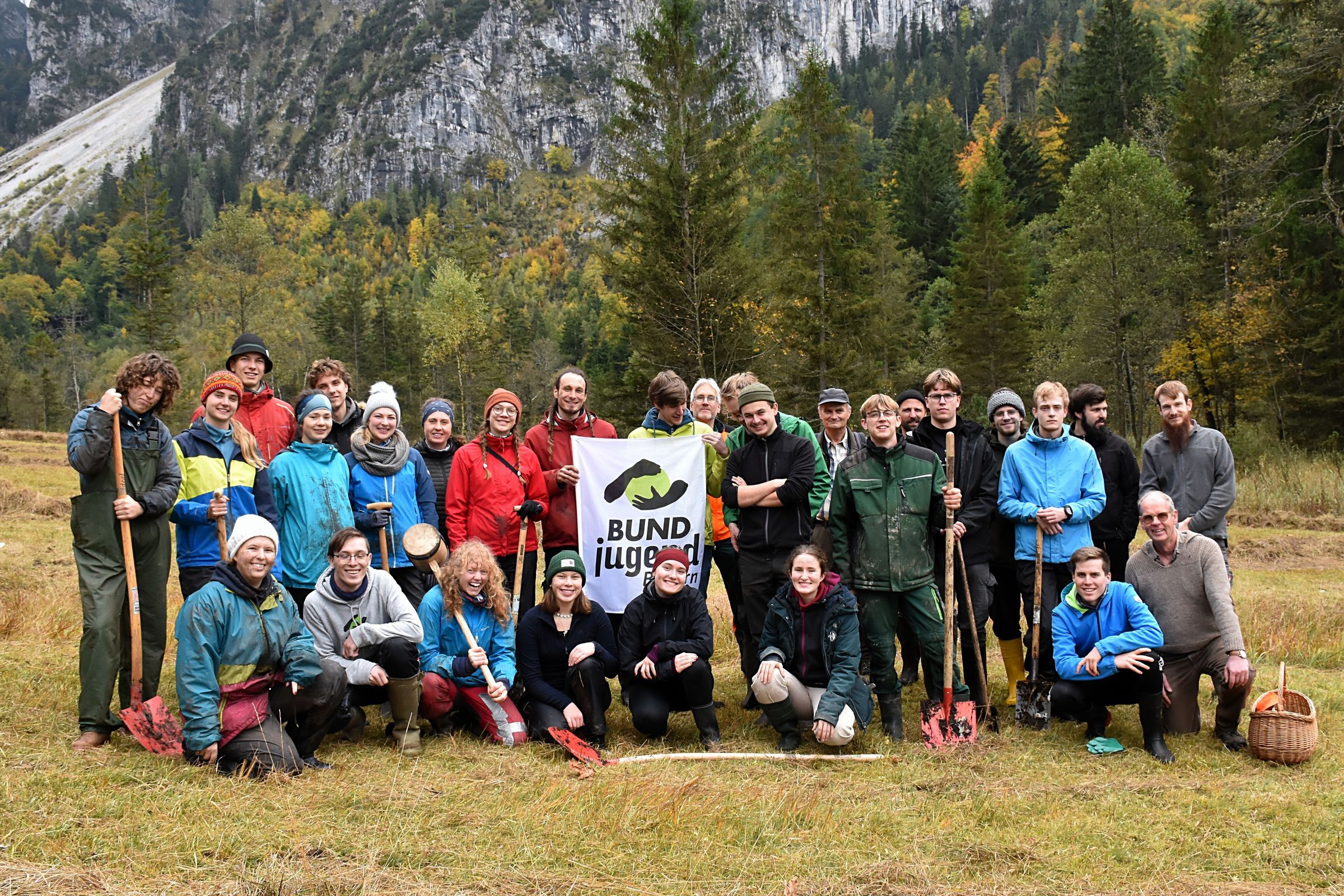 Gruppenfoto der TeilnehmerInnen und BetreuerInnen