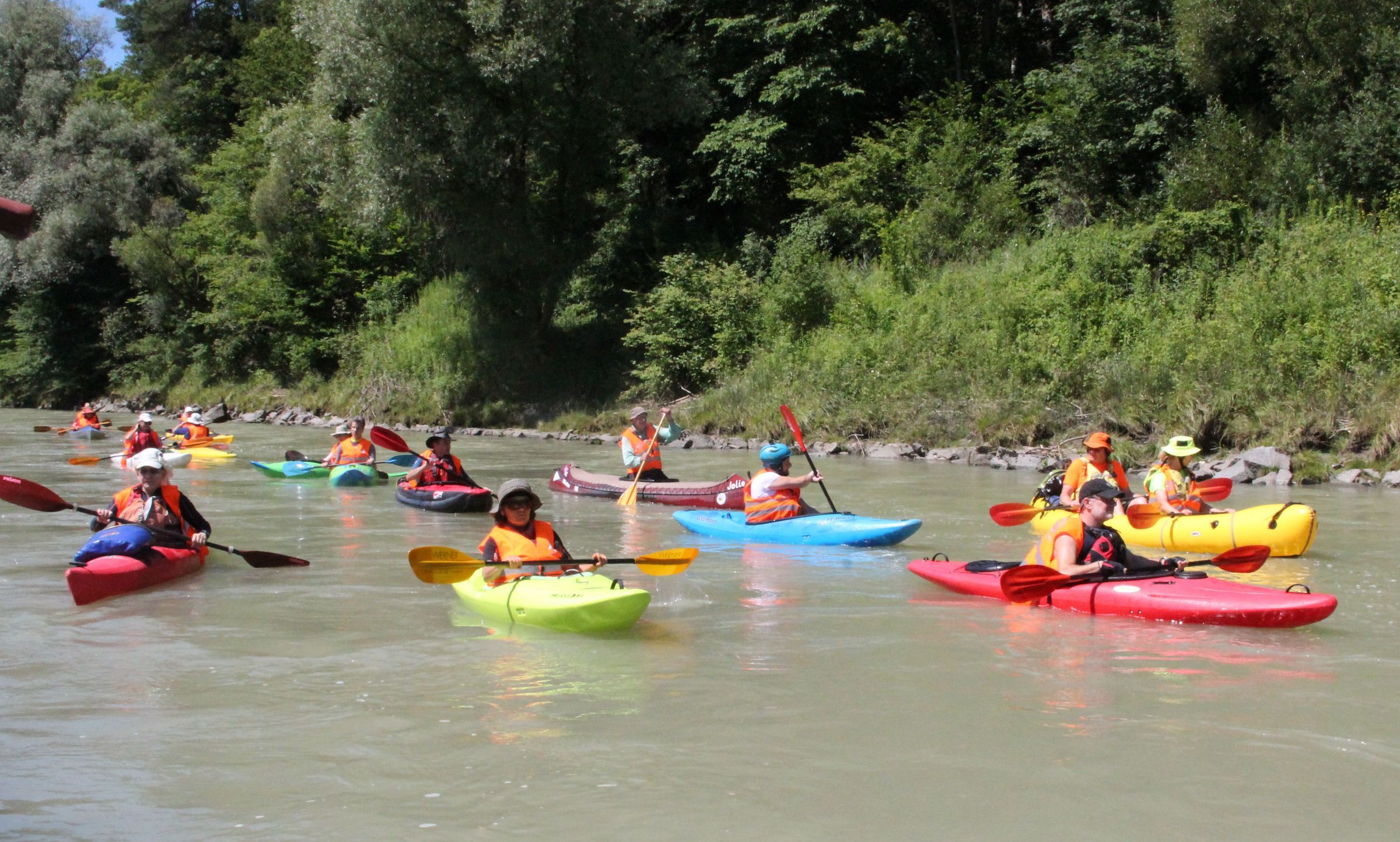 Foto: B. Rutkowski - Kanuten Salzachdemo 2025 Kanuten Salzachdemo 2025