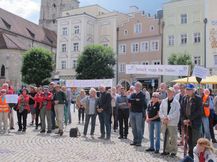 Bund Naturschutz bei der Kundgebung in Burghausen für eine frei fließende Untere Salzach Foto: BN Bund Naturschutz bei der Kundgebung in Burghausen für eine frei fließende Untere Salzach Foto: BN