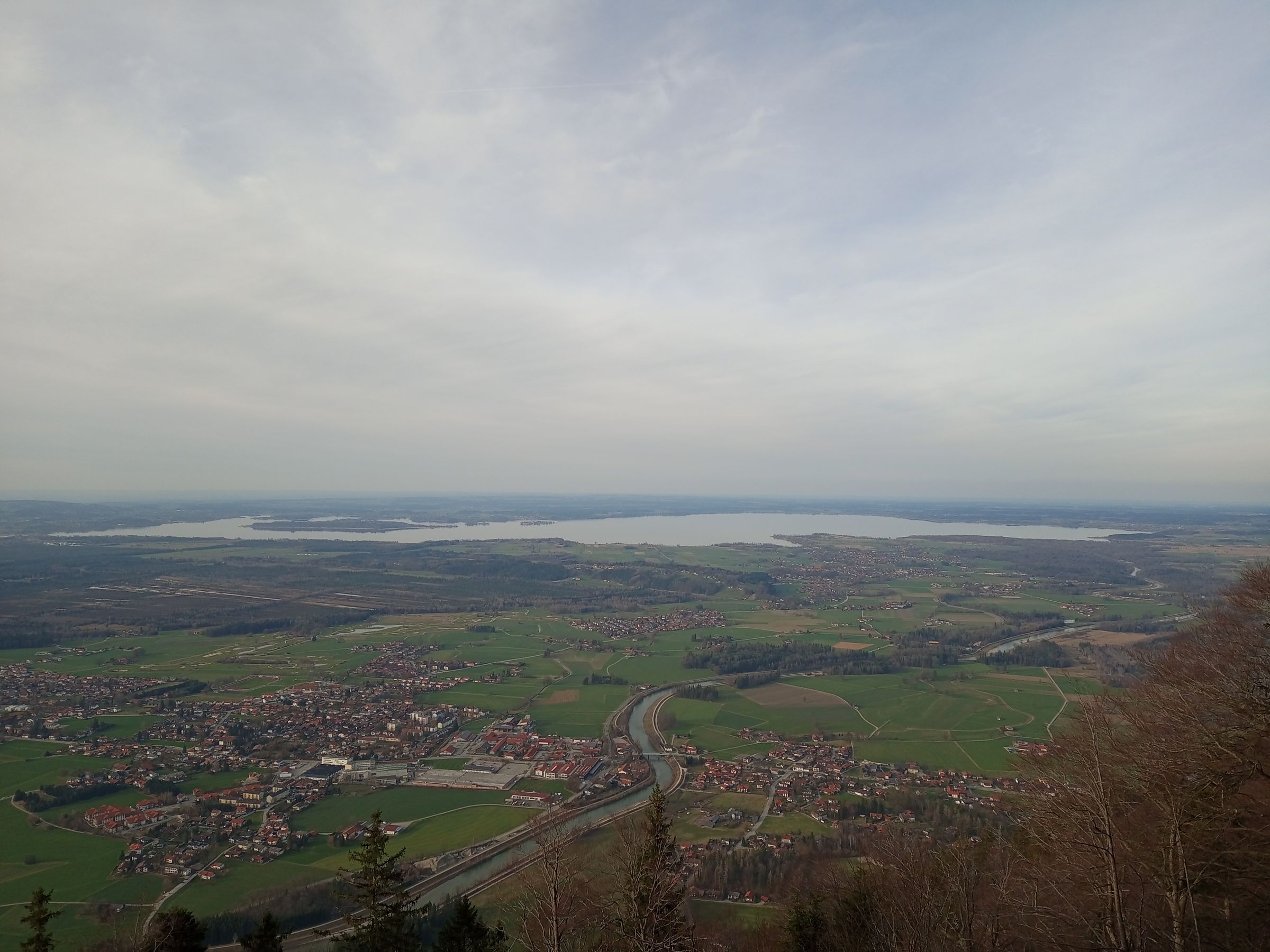 Chiemsee mit vorgelagertem Achental