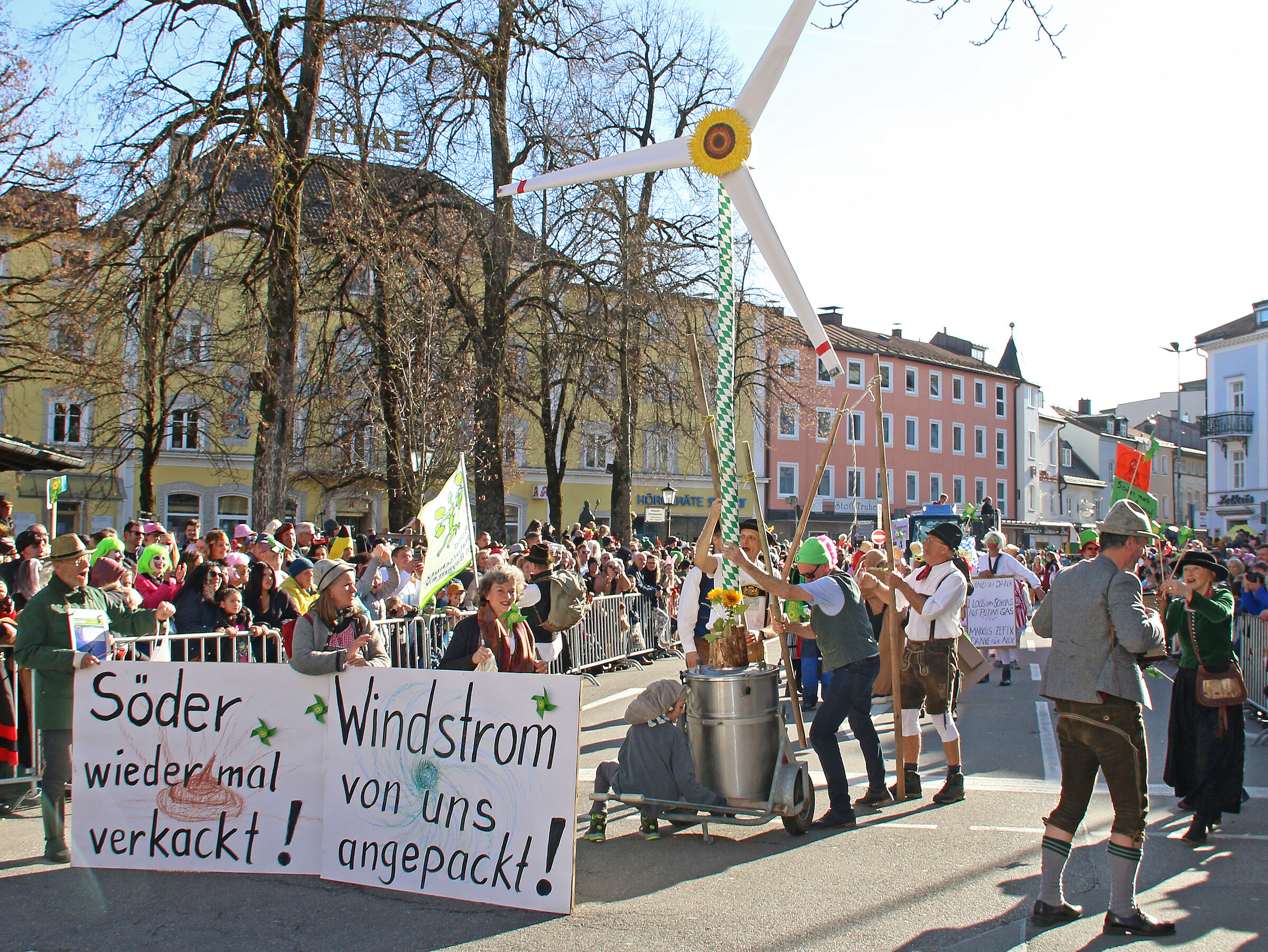 Faschingszug mit Gaudi-Windrad